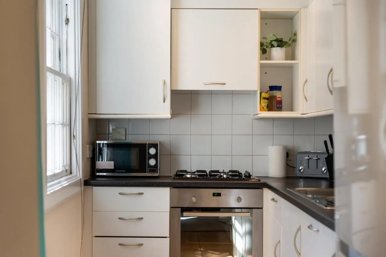 Lovely 3 Bed Apartment In Central Édimbourg