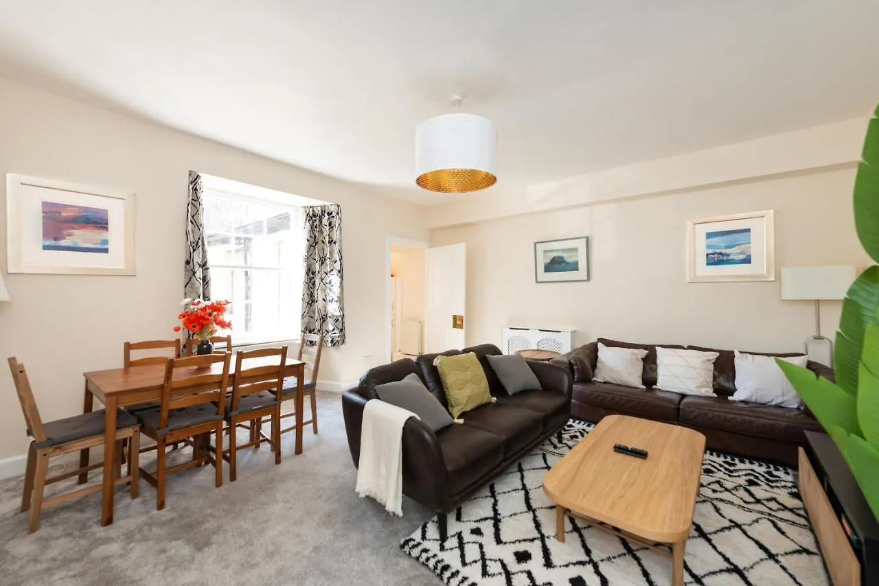Lovely 3 Bed Apartment In Central Édimbourg 0*,  Royaume-Uni